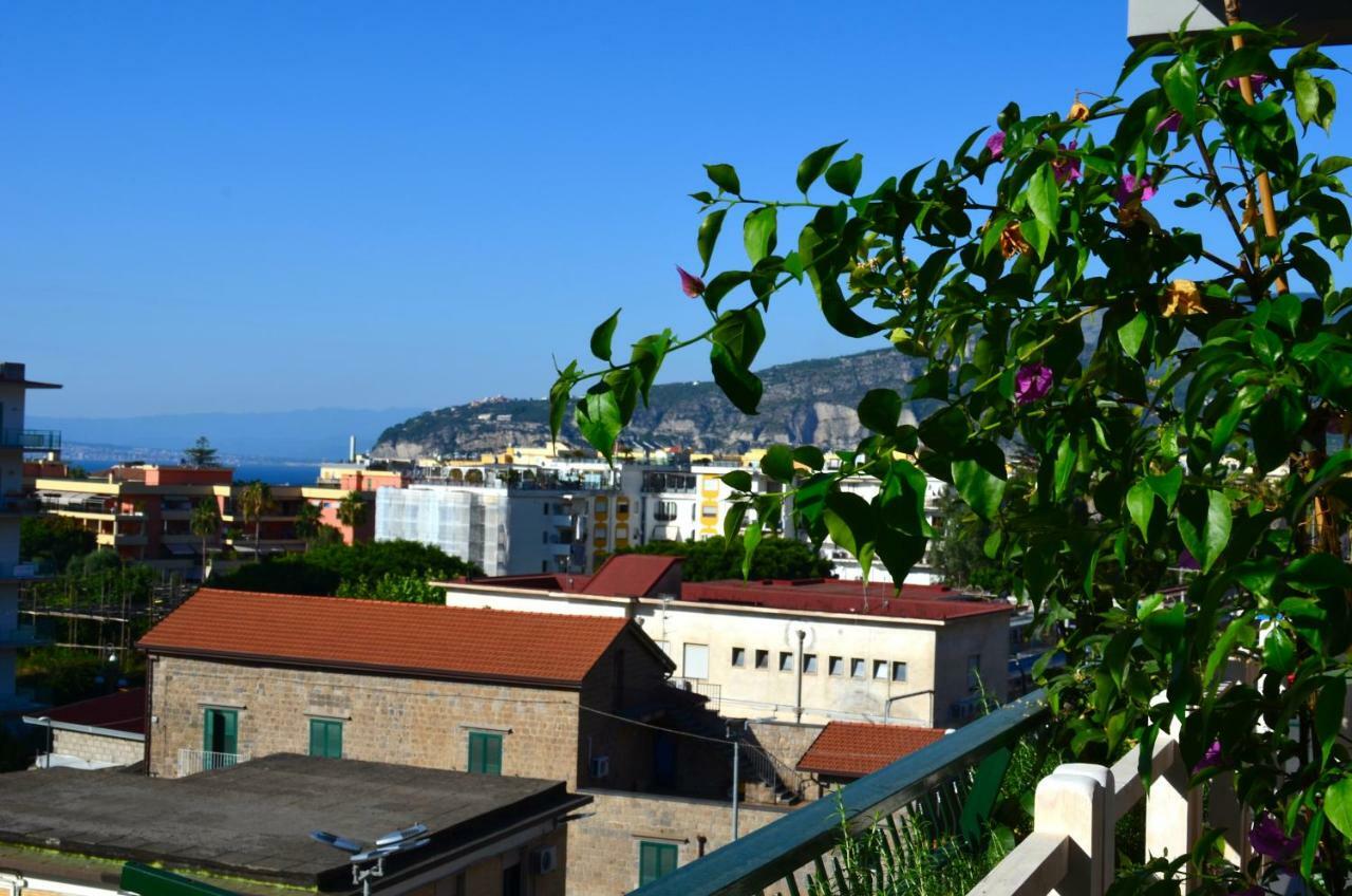 Luiselle Charming Accommodation Sorrento City Center エクステリア 写真